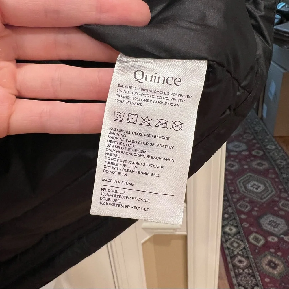 Like New Quince Men’s Lightweight Down Packable Puffer Vest Black Size Large